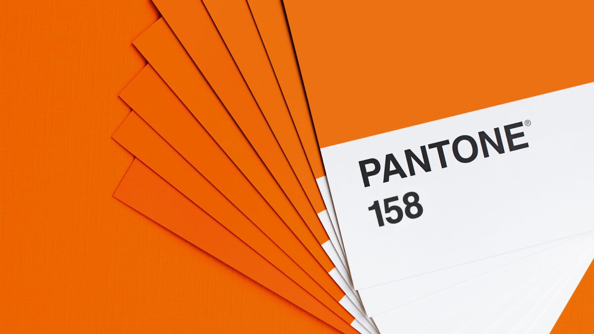 pantone 158